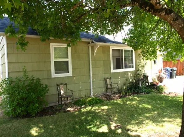 1224 Parker St, Springfield, OR 97477
