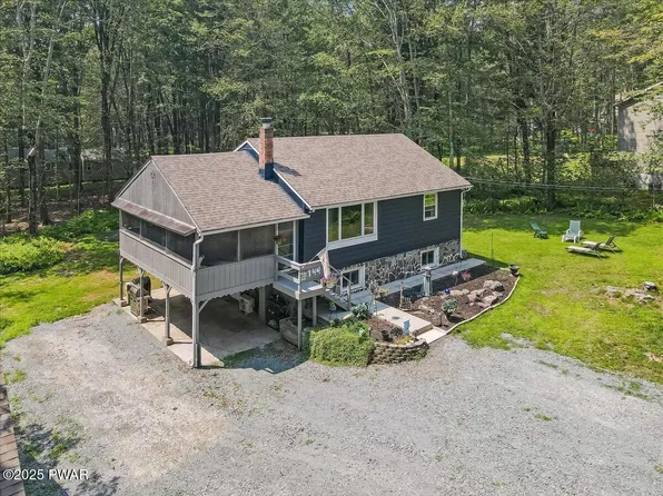 144 View Dr, Greentown, PA 18426