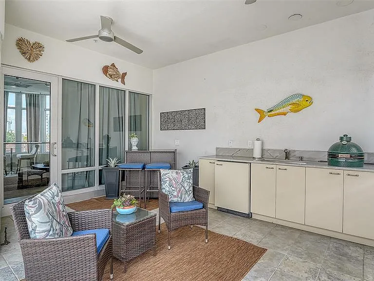 235 Cocoanut Ave #106B — Photo 41