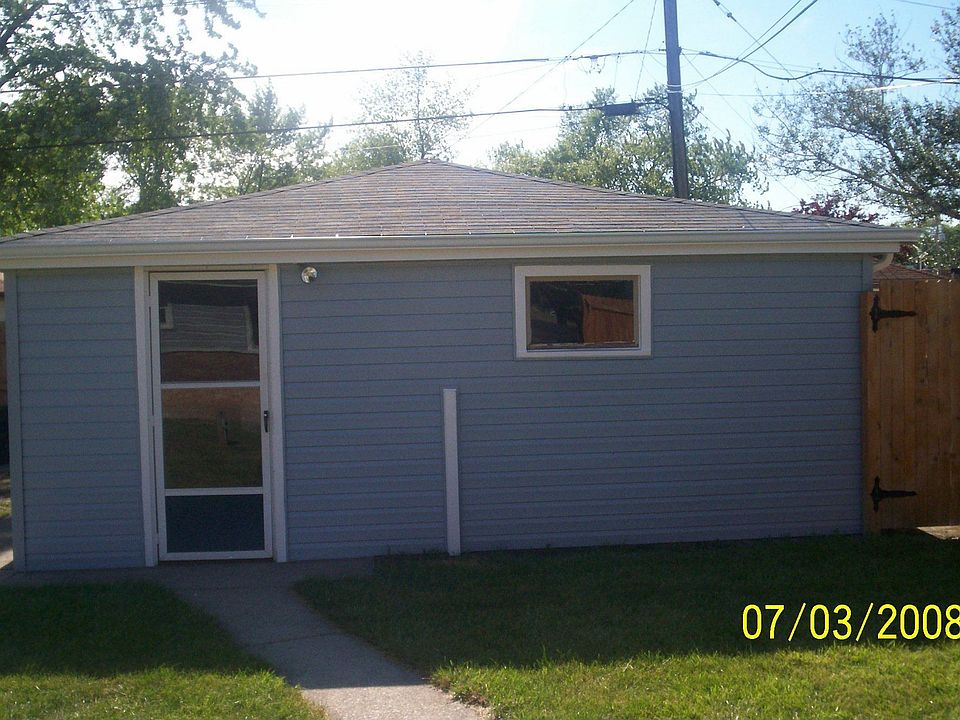 2nd image of 17106 Roy St