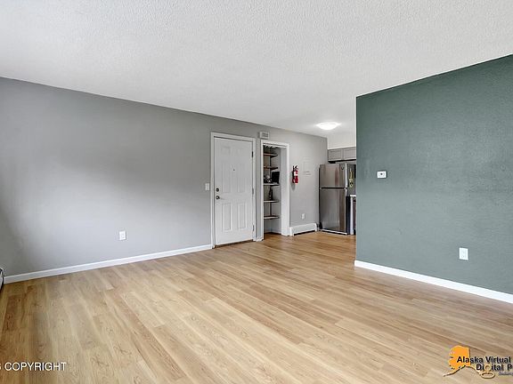 4th image of 430 Schodde St