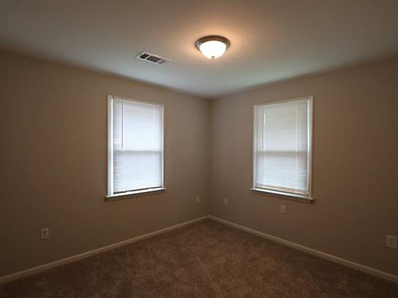 5th image of 606 Veterans Blvd