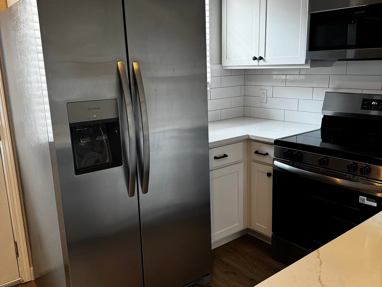 2 bed, 1.5 bath, 900 sqft, $2,295 — Photo 3