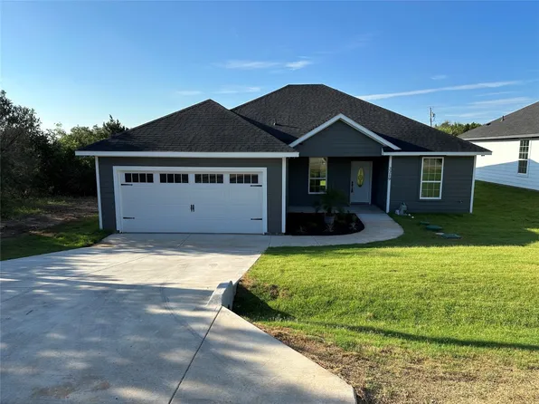 2219 Navasota St, Granbury, TX 76048