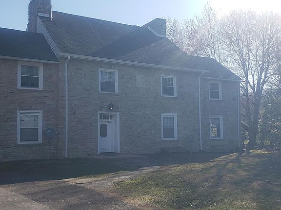 3rd image of 5505 N Front St #5