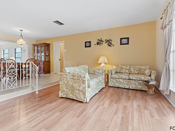 5th image of 26 Blaine Dr