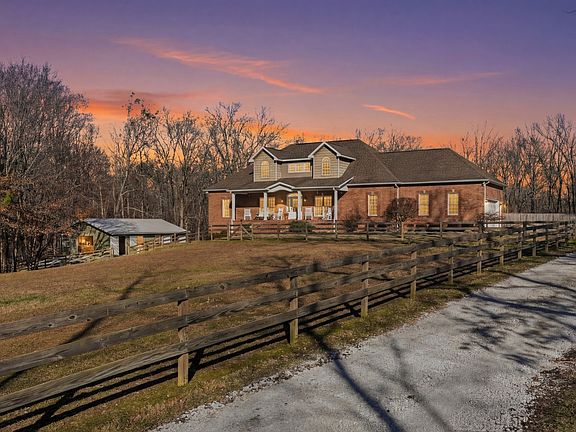 2nd image of 135 Vols Ln