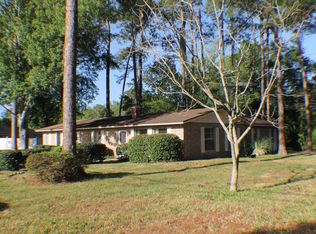 1377 Riviera Dr, Green Cove Springs, FL 32043