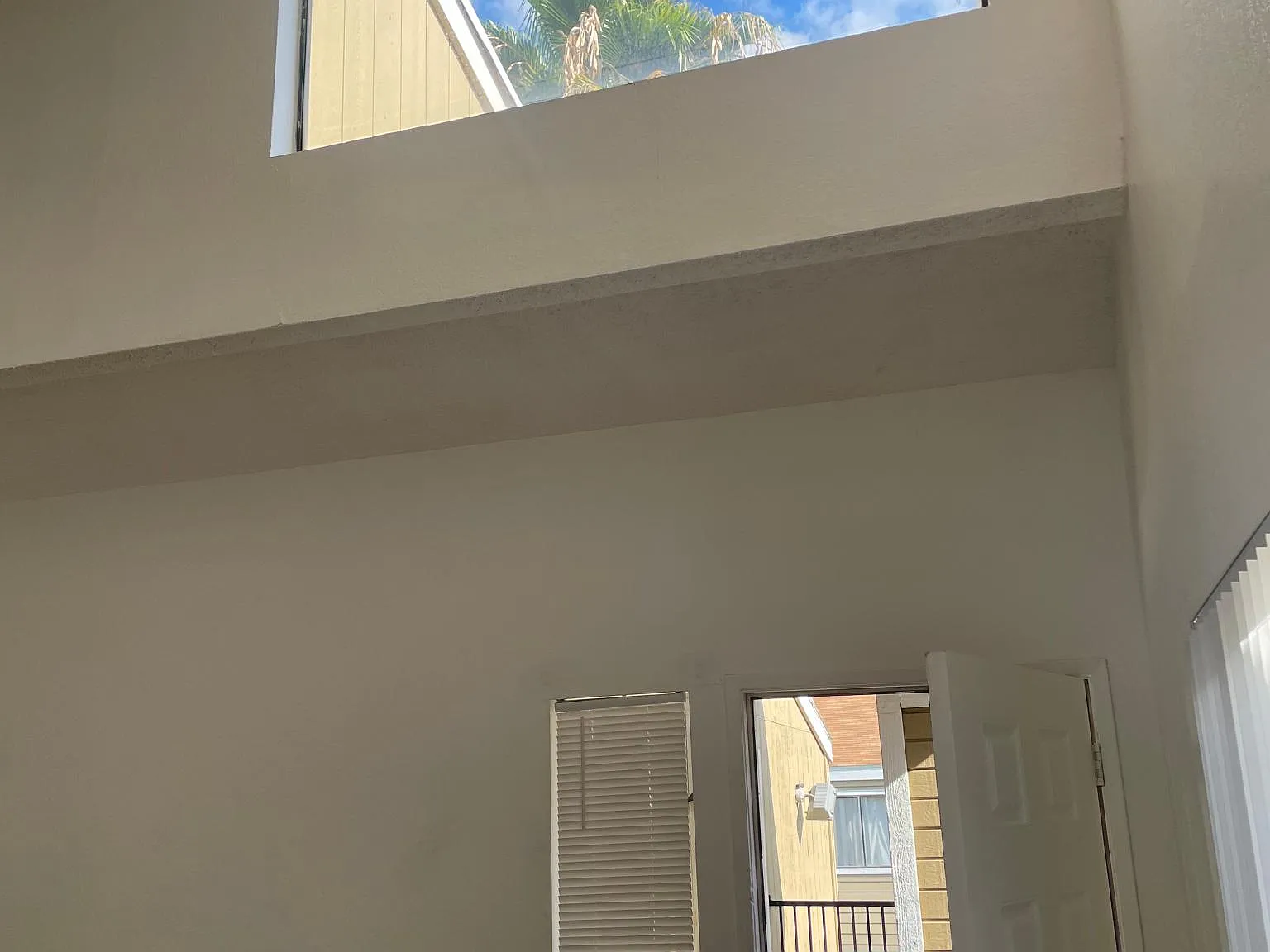 2 bed, 900 sqft, $1,375 — Photo 2