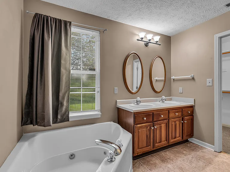 6748 Wimbledon Dr — Photo 19