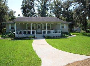 13216 Oakwood Dr, Needville, TX 77461