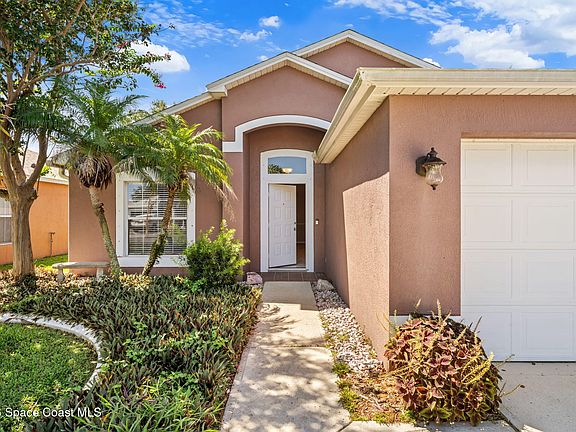 3rd image of 2087 Deercroft Dr