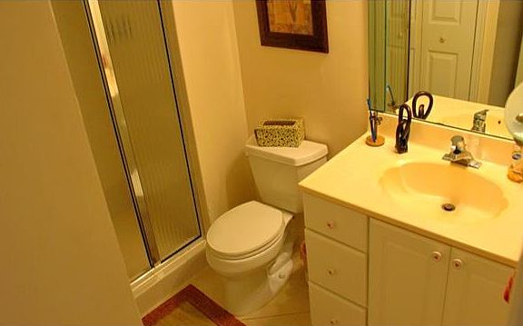 3rd image of 375 Ivy Ln
