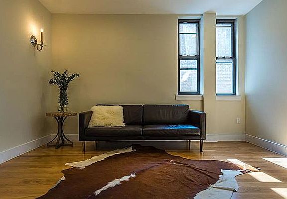 3rd image of 1633 Dekalb Ave APT 3B