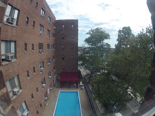 5th image of 518 E Town St APT 417