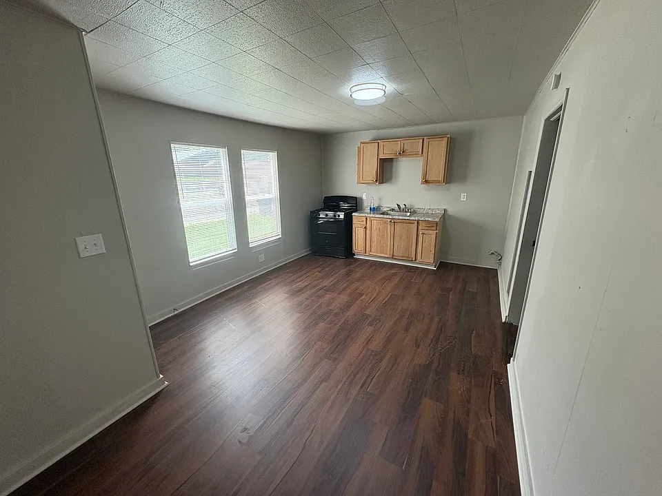 309 S Oak St #309