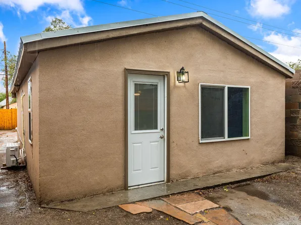 917 Edith Blvd SE, Albuquerque, NM 87102