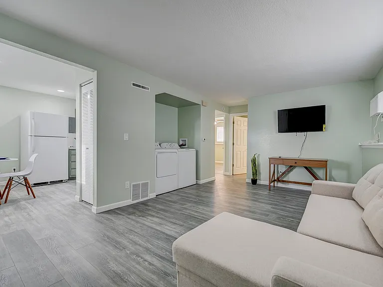 Western Dr — Photo 10