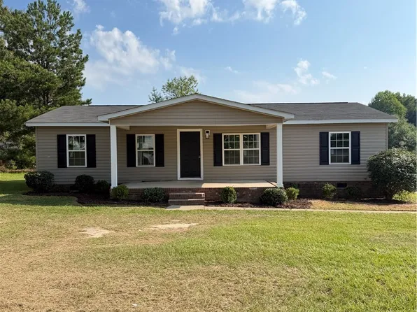 14 Tryon Ct W, Spring Lake, NC 28390