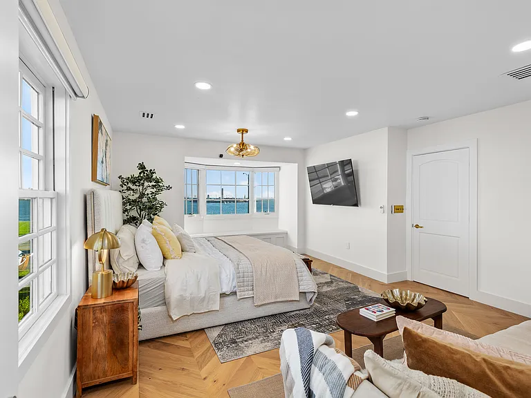 3335 E Ocean Blvd — Photo 60