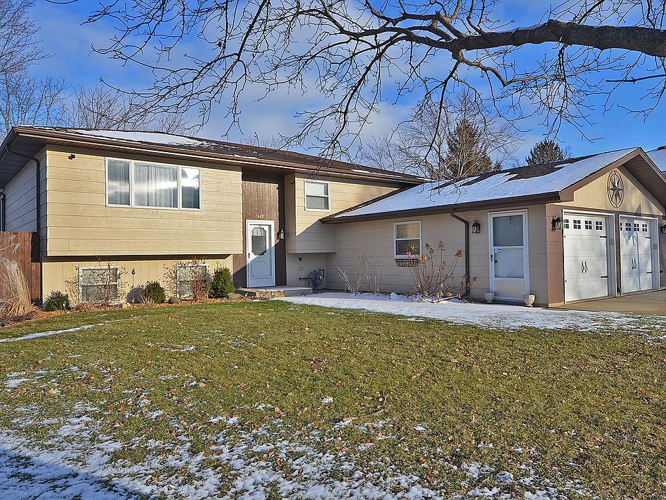 1st image of 1422 James Ct