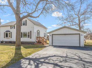 3315 Cedar Heights Dr, Two Rivers, WI 54241
