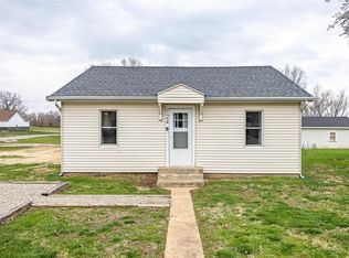 724 Barlow St, Lebanon, MO 65536