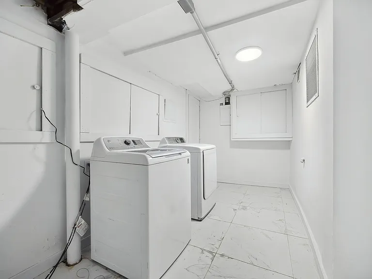 329 Decatur St #1L — Photo 15