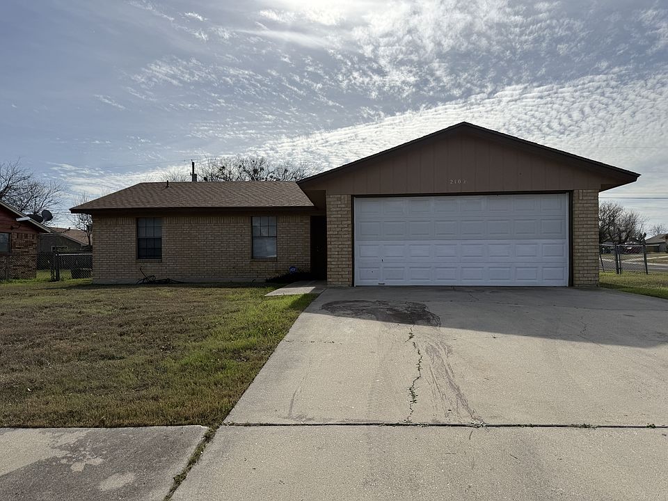 1st image of 2102 Spicewood Dr