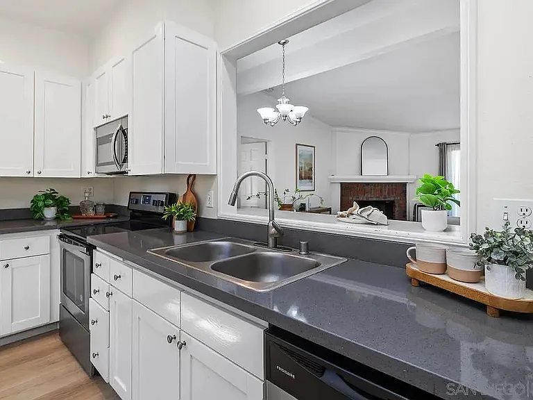 8860 Villa La Jolla Dr #314 — Photo 4
