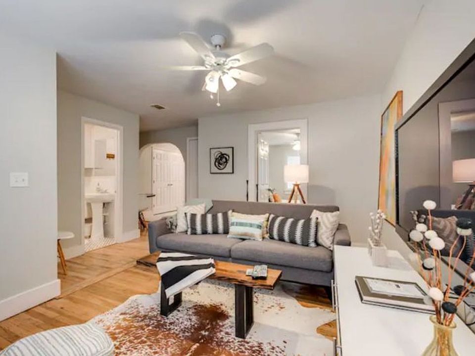 1st image of 1501 W Myrtle St #1