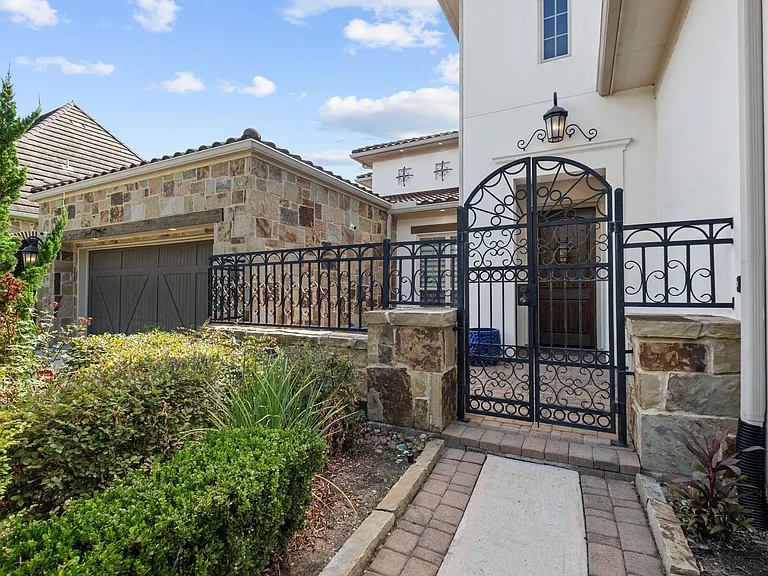 39 Quiet Vista Dr — Photo 3
