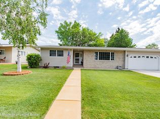 802 9th Ave W, Dickinson, ND 58601