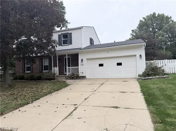 1969 Willowdale Dr, Stow, OH 44224