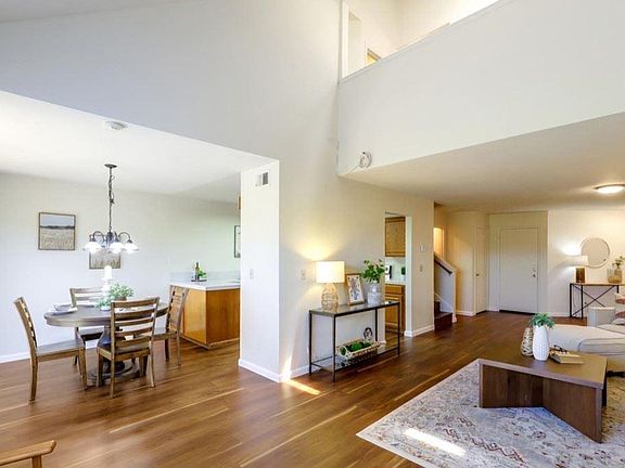 5th image of 17195 Creekside Cir