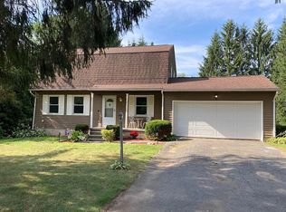 20 Barry St, Feeding Hills, MA 01030