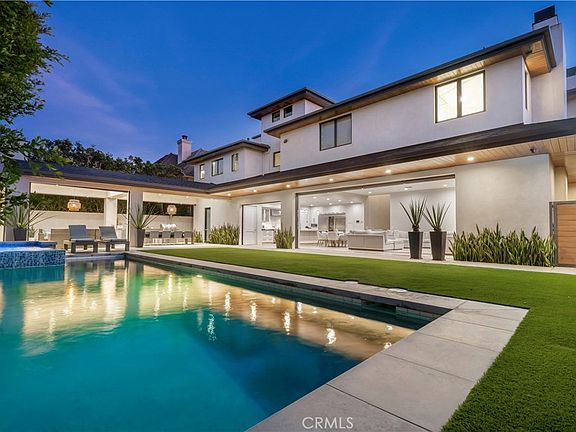 2nd image of 660 Kings Rd