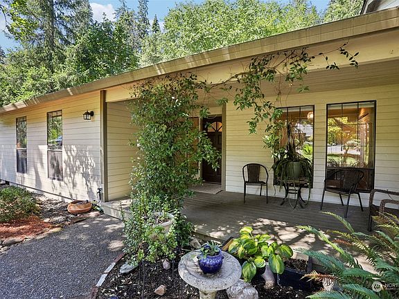 3rd image of 15806 NE 183rd Street