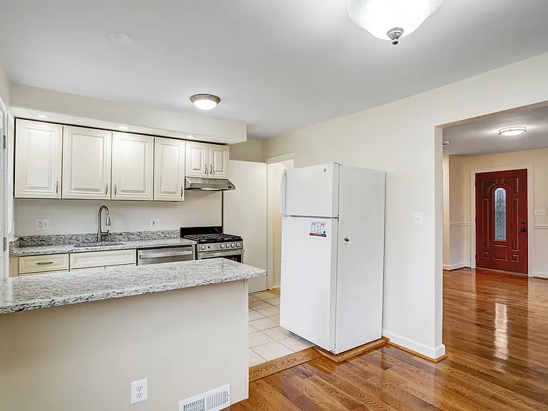 3113 S Fox St — Photo 6