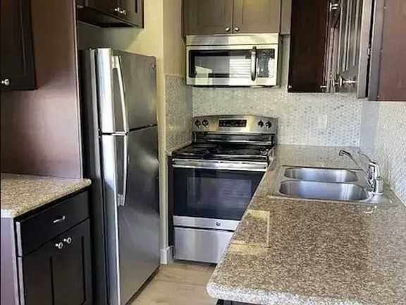 5th image of 5747 Lauretta St APT 7