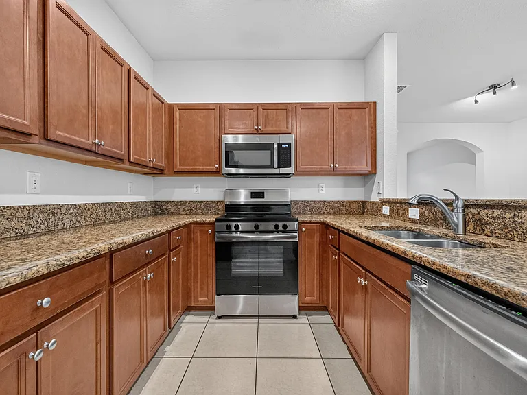 17094 SW 95th Ter — Photo 9