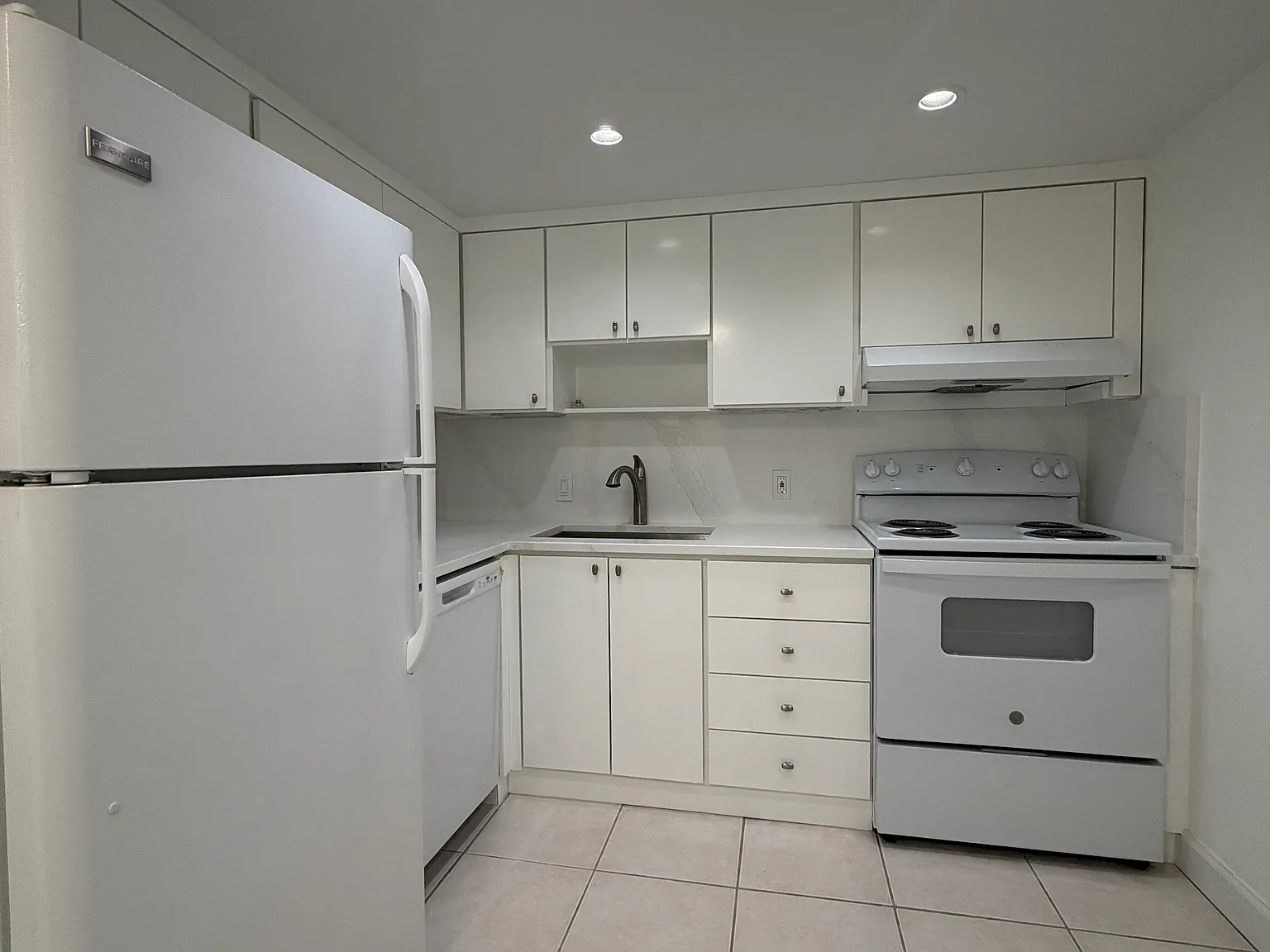 1 bed, 778 sqft, $1,900 — Photo 2