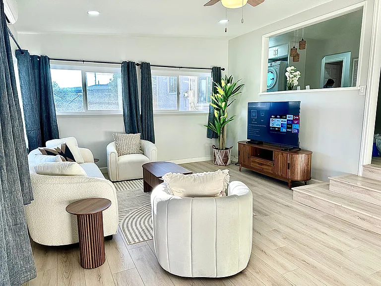 9234 Mills Ave — Photo 6