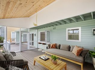 532 Harbor Dr, Azle, TX 76020