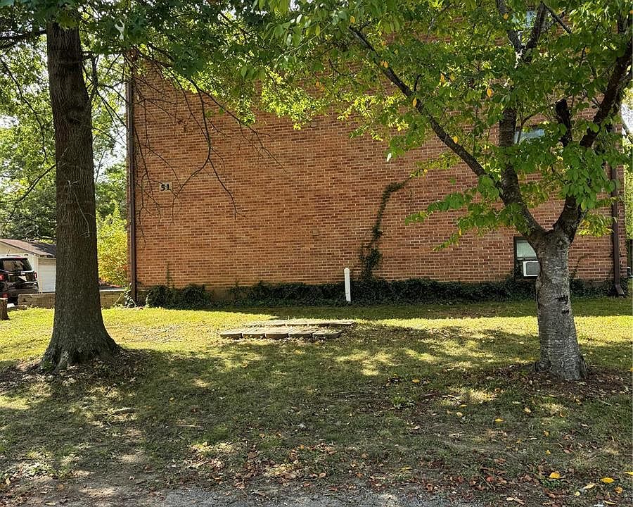 2nd image of 51 Hazel St