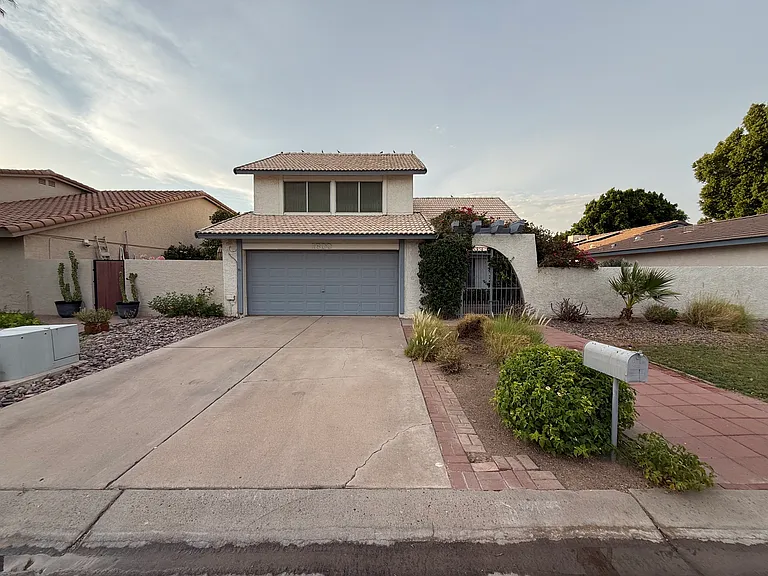 1600 E Westwind Way — Photo 2