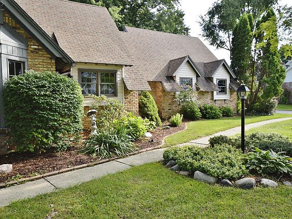 5th image of 5123 Tree Hill Dr