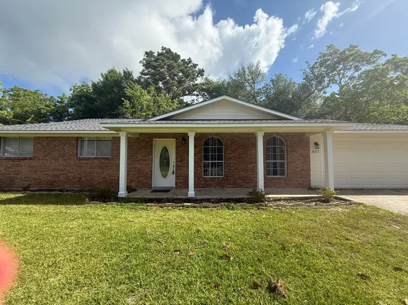 607 Sunset Dr, Bay Saint Louis, MS 39520