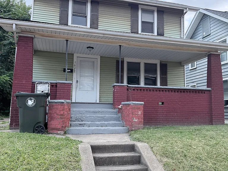1627 Bryan Ave SW — Photo 1