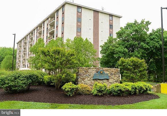 1st image of 27000 Valley Run Dr